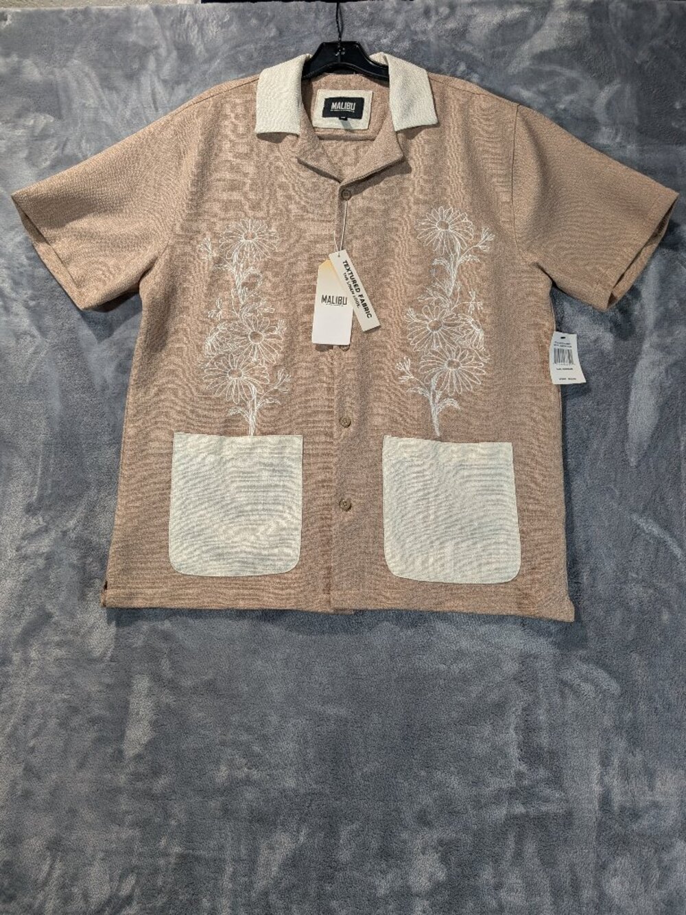NWT Malibu by Drill Co Almond Ecru Embroidered Daisy Camp Shirt Size Medium